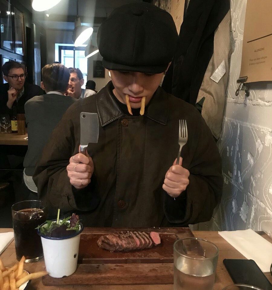 taecroissant's tweet photo. You’re on a date with this guy and you tell him “i love your ___”
Press the middle word on your keyboard to find out!! https://t.co/zRPqf6LTyN