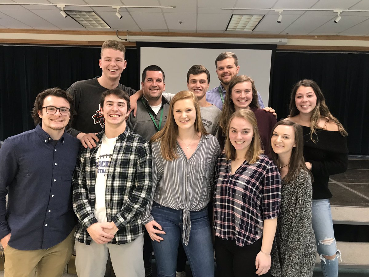 PrinJopal's tweet image. Honored to have these GHS student athletes and MSES alums share their success by practicing our core values! @stijn_b14 @GhsPaquin @GraftonAD @GHSPrincipal @JamesCummings7 @abbyrogersss_  @peytonjw5 @maccallaghan @VailcZoie @owenmfrank @JacksonSonnett @benberube_ @calleigh_22