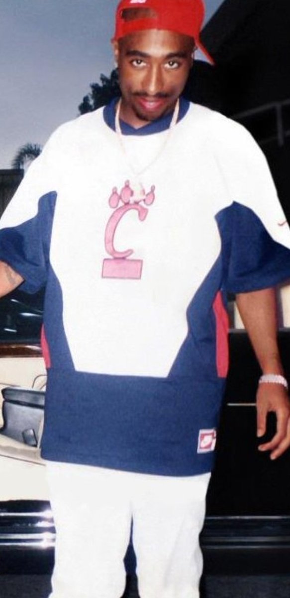 rickfromstate's tweet photo. 2 hours till tip, so ill take the time to post my annual tupac pic. #utod https://t.co/1tqUaV9IEt