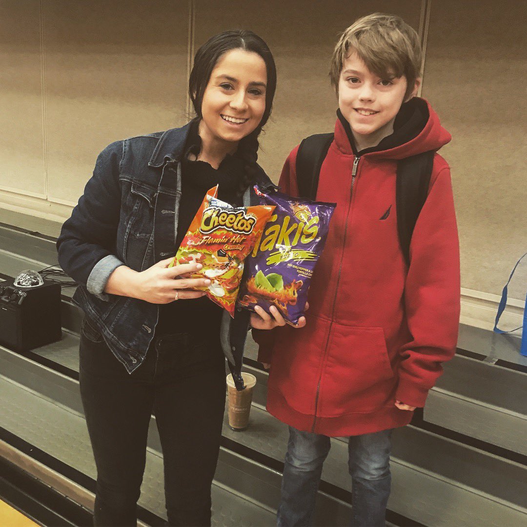 mslordpt's tweet photo. Congratulations to my amazing friend Ms. Peconio! She was recognized in front of the WHOLE SCHOOL by a student who appreciates all she does for him. She also was recognized as Teacher of the Quarter!! Yay @ms_peconio!! #orangefrog #payitforward #ptpride #d56achieves https://t.co/gAOhgkiQsI
