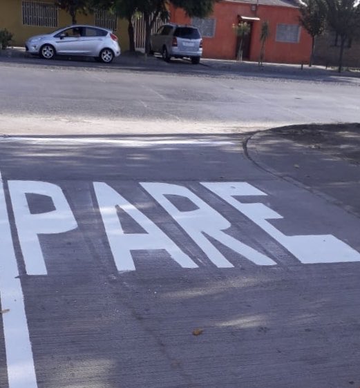 En calles Huasco, Nueva Recoleta, Antofagasta y Zapadores, funcionarios realizaron demarcación vial para mayor seguridad de automovilistas y peatones. #VivirMejorEsPosible