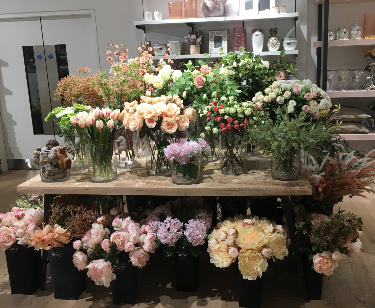ParlaneLiving's tweet photo. Our visual merchandiser has done a grand job of the Parlane area @FenwickStores Bracknell.
Lots of pretty spring colours for your home and loads of gift ideas.
#Parlane #Fenwick #interiors #gift #giftideas #ss19 https://t.co/RWXl2T84V1