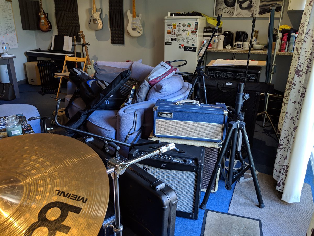 nyamband's tweet photo. This view means one thing and one thing only... Gig day! 🎶👀 See you 8pm, The Swan, Newbold Verdon! https://t.co/jU5Yqy1OYC