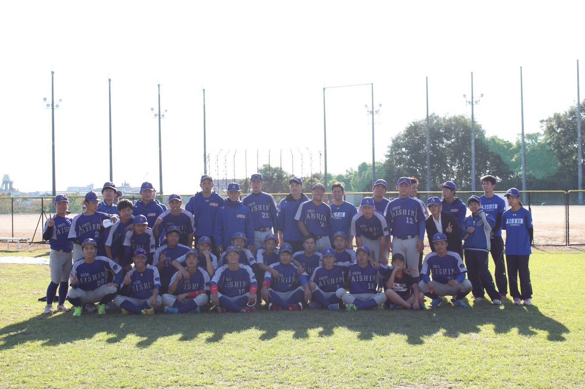 aitanbaseball_1's tweet photo. 2年生の先輩方が今日卒業しました🌸
就職する人や進学する人がいると思いますがそれぞれの場所で頑張ってください！
短い間でしたがお世話になりました🙇🏻‍♂️
ご卒業おめでとうございます🎊 https://t.co/l5CIsWq29o