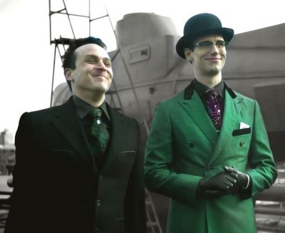 legendarymars's tweet photo. PURPLE AND GREEN ARE GAY COLORS NOW https://t.co/QiuBUSMHDs