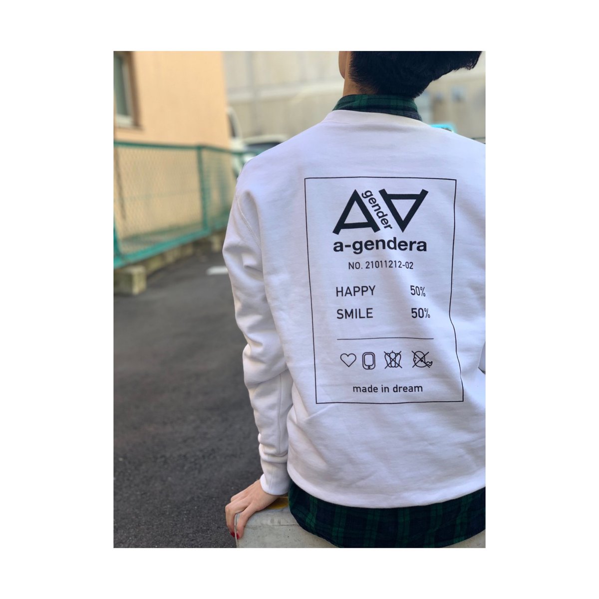 a_gendera's tweet photo. とうとう新作販売開始まであともう少し！
最後の新作情報公開です！
A-GENDERA ORIGINAL TAG SWEAT
¥4,500

今回はあの🏷️Tシャツから
スウェットが発売されます！👏
まだTシャツだけじゃ寒いときにバッチリ！
メンズLサイズなので大きめに着られますよ💕
こちらも在庫少ないです！お早めに！ https://t.co/sdBRQLKVem