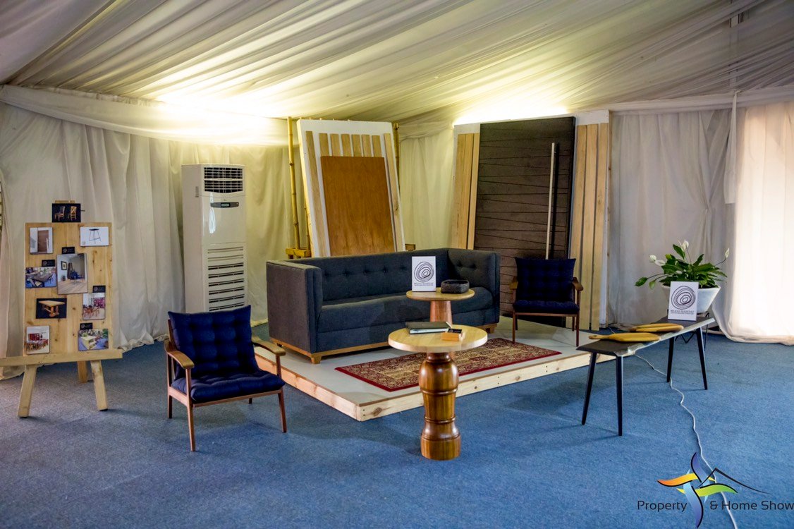 ThePropertyand2's tweet photo. #ThePropertyandHomeShow is your go-to event this friday evening. Affordable properties, amazing interior designs and so much more are available here to make your Friday more exciting! #RwOT, come with a friend and enjoy this golden batch of opportunities! https://t.co/tsvjcTOKTM