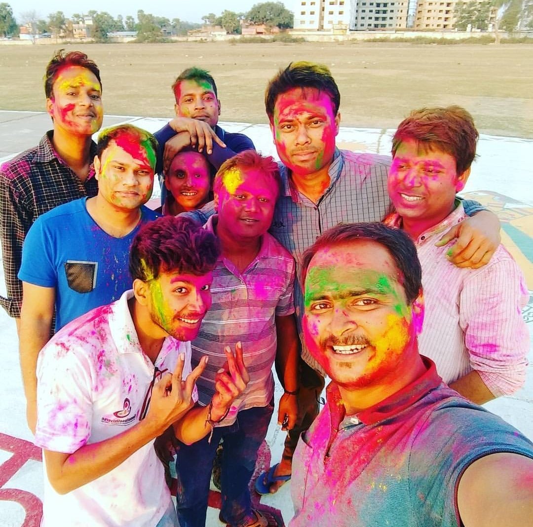 JayantKunwar's tweet photo. @HPCL #HPCL #HPCLVouchers
#MyHoliMemory #HOLI
Hereโs my Holi ki toli! ๐๐๐
Tagging @blessedkamal https://t.co/tsqk3P8DmL