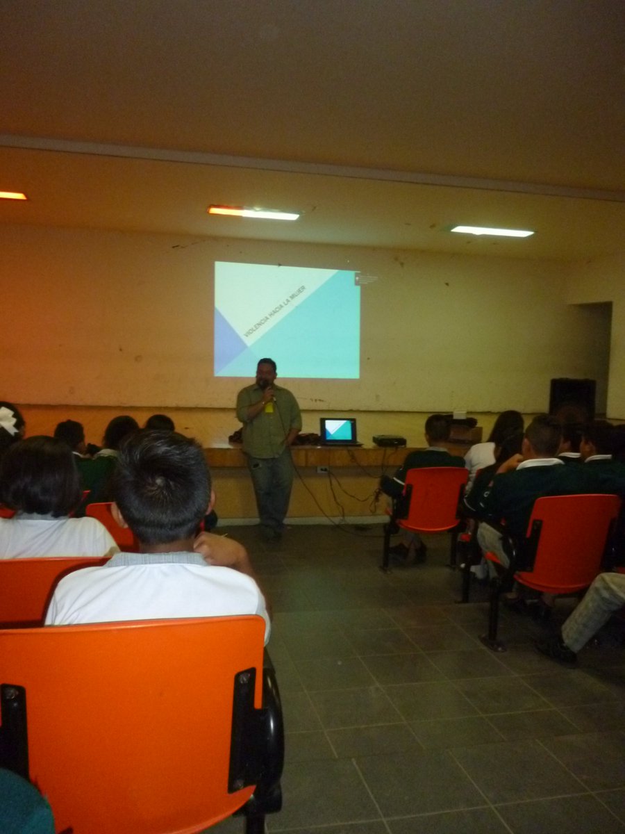 PyBienestar's tweet image. Plática sobre violencia hacia la mujer. Hay que empezar a inculcar en nuestras escuela sobre los valores y derechos.
#niunamas