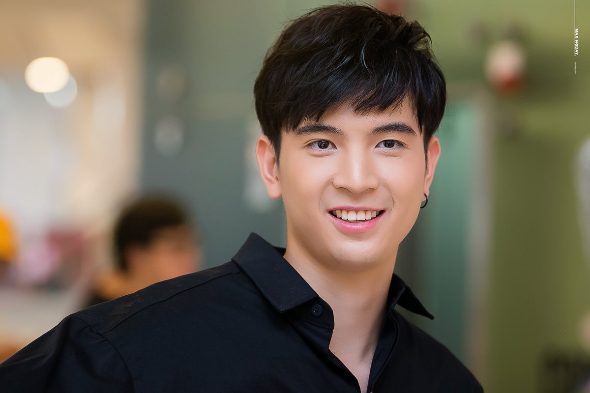 max_mgz's tweet photo. _190321 " ขอโทษนะครับ.. หน้ากลมๆ นี่ใช่พรหมลิขิตไหม "
.
.
@sunrangsi
#sn_rangsi #sunrangsi
#TheCamperHouse
#CamperThailand https://t.co/VcLBomJ4vS