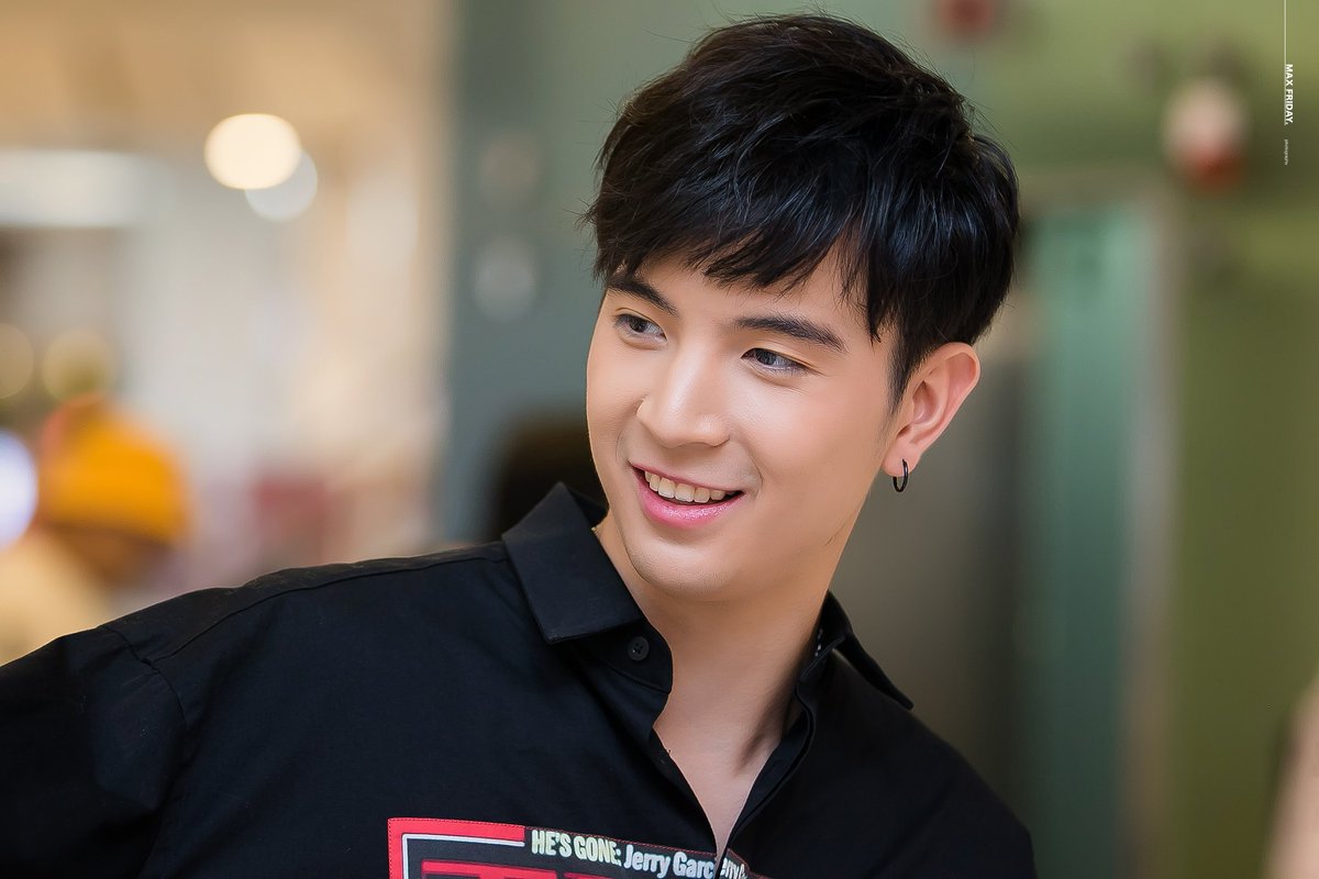 max_mgz's tweet photo. _190321 " ขอโทษนะครับ.. หน้ากลมๆ นี่ใช่พรหมลิขิตไหม "
.
.
@sunrangsi
#sn_rangsi #sunrangsi
#TheCamperHouse
#CamperThailand https://t.co/VcLBomJ4vS