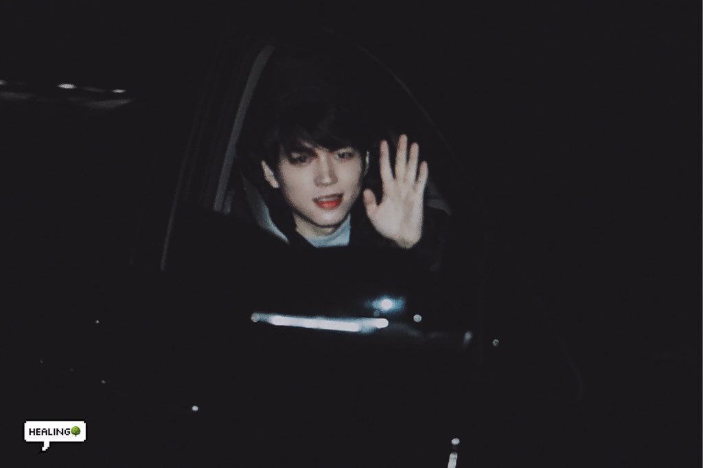 NwhHealing's tweet photo. #남우현 #우현 #Namwoohyun 190322 그날들 뮤지컬 퇴근 
오늘 너~~~~~~무 멋있다😍😍😍 https://t.co/4IVglYTElz