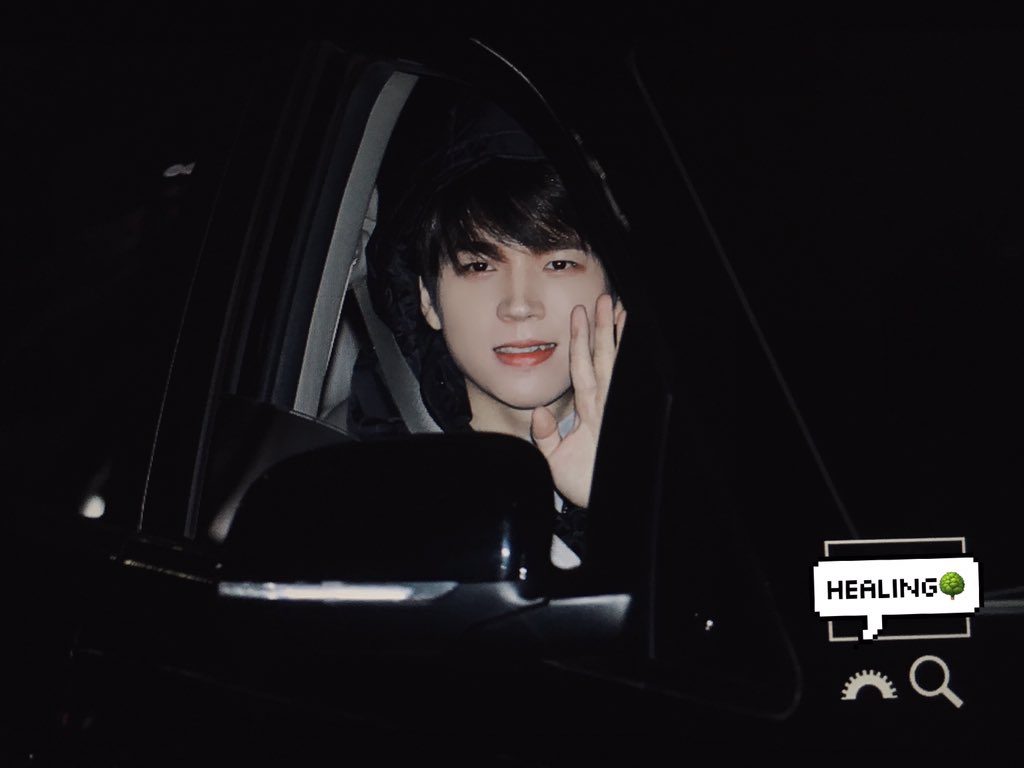 NwhHealing's tweet photo. #남우현 #우현 #Namwoohyun 190322 그날들 뮤지컬 퇴근 
오늘 너~~~~~~무 멋있다😍😍😍 https://t.co/4IVglYTElz