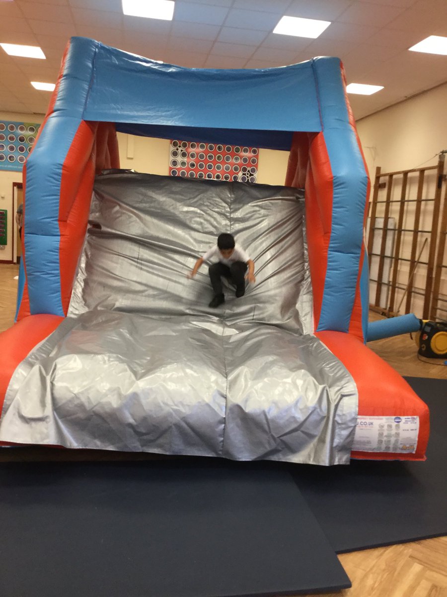 GaskellPrimary's tweet photo. Class 2 having a fabulous time on the inflatables! Well done for your 100% attendance! #100%attendance #fundaplay https://t.co/1tSTbbX2VW
