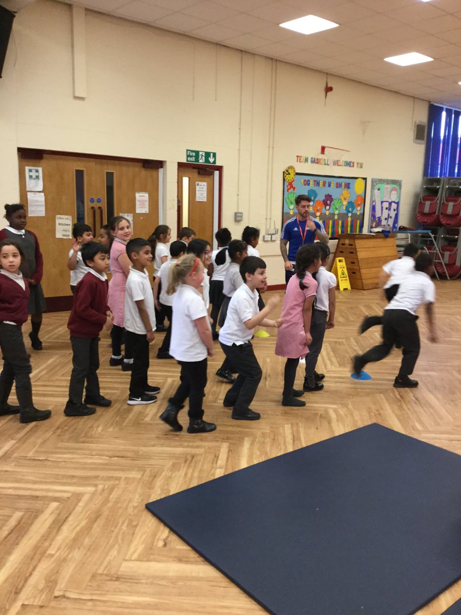 GaskellPrimary's tweet photo. Class 2 having a fabulous time on the inflatables! Well done for your 100% attendance! #100%attendance #fundaplay https://t.co/1tSTbbX2VW