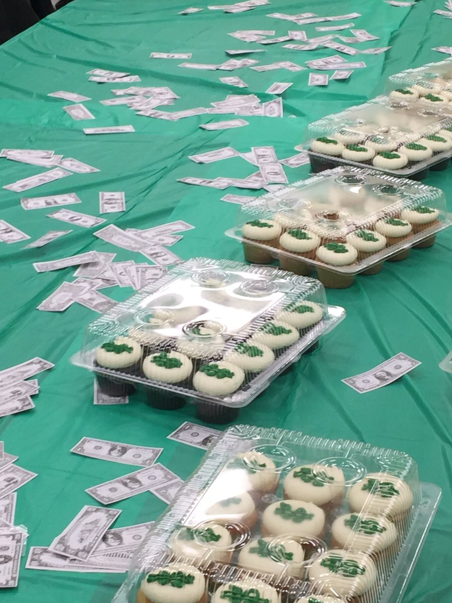 Success Sharing at the Woo!!! Cupcakes💰💰💰💰💰<a href="/WHd2684/">WorcesterHD2684</a> <a href="/DanielleKida1/">Danielle Dion Korell</a> <a href="/stevenlongmoor1/">Steven Longmoore</a>
