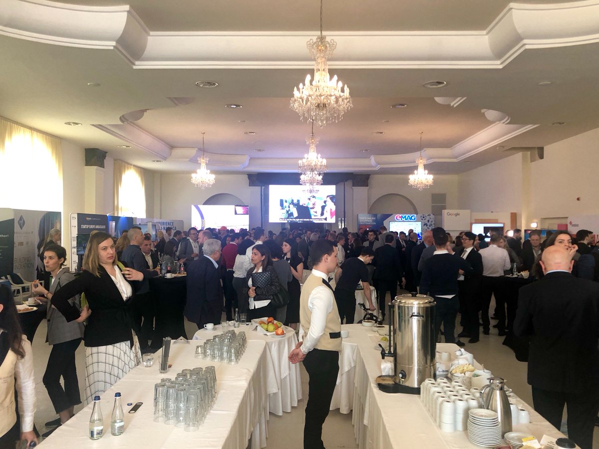 oscar_tech's tweet photo. Glad to participate at Startup Europe Summit this week - it was great to network and discuss ways to support startup ecosystem. Moreover Oscar Senior was selected as one of the seventeen startups to pitch! @MYGATEWAYH2020 #RO2019EU #MyGTWproject #startups https://t.co/A06kvDvUhU