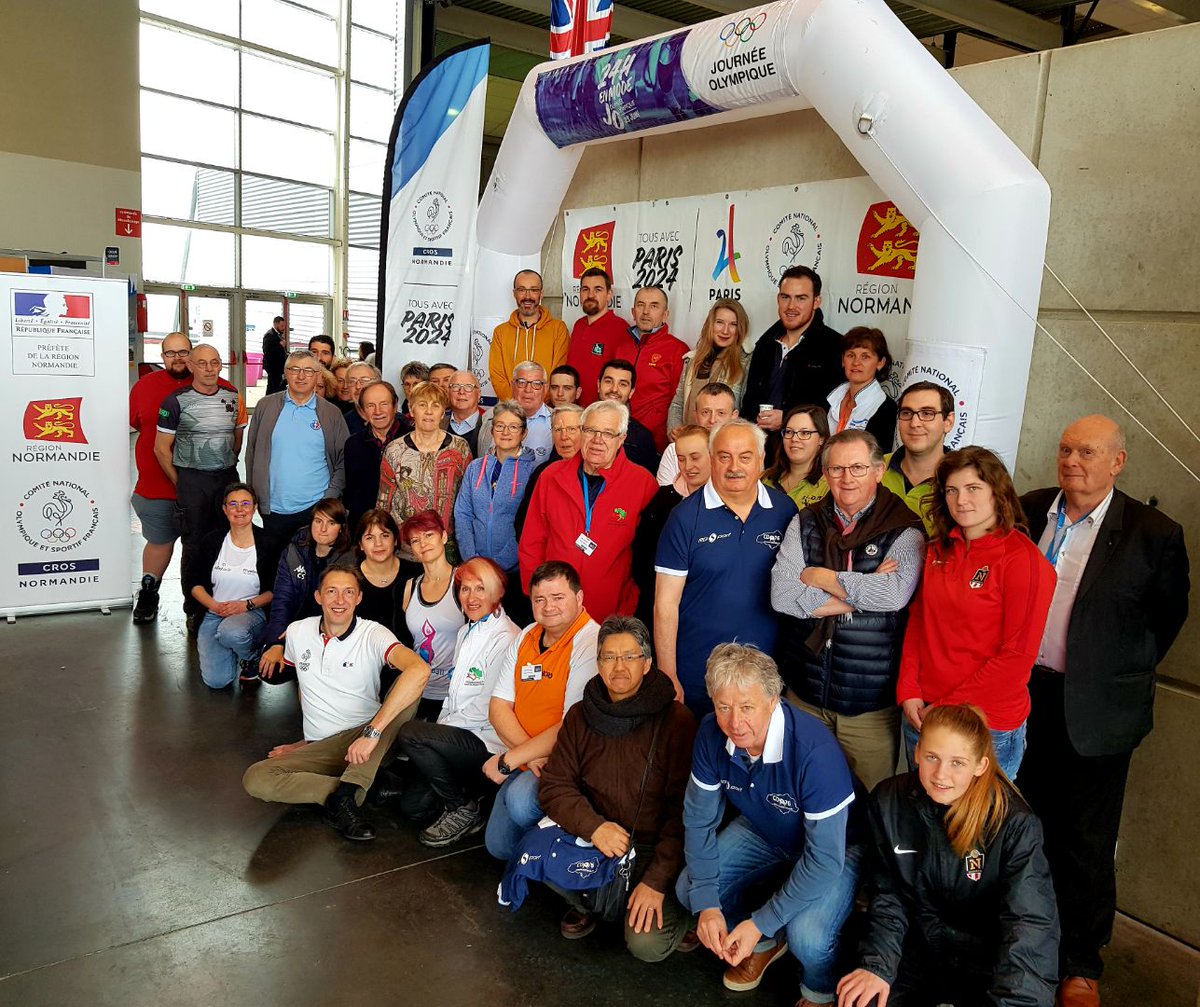 LFNofficiel's tweet photo. On vous attend nombreux à la @Foirerouen, La @LFNofficiel y sera jusqu'à dimanche pour la promotion de @FIFAWWC. Surprise demain, nous accueillerons Ettie 🐥.
#Ettie #DareToShine  #lemomentdebriller https://t.co/3LhmEQVE0f