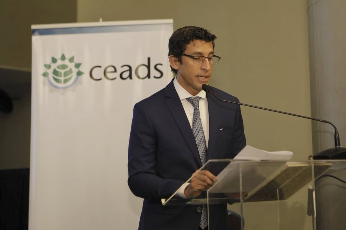 Leohernandez_'s tweet photo. Hoy en #KickOffCEADS participaron + de 200 funcionarios de empresas en las conversaciones sobre Licencia Social y Transparencia en sesión plenaria. En la Asamblea General se eligió una nueva y renovada Comisión Directiva que acompañará los desafíos de la agenda empresaria actual https://t.co/vyQXnGSOzo