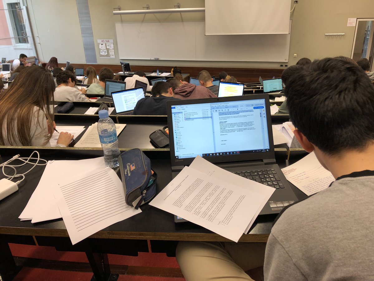 jcapdeferro's tweet photo. Els estudiants #doblegrau Dret - Eco/AdE @DretUPF fan “open book exam” (examen amb materials disponibles) de #historiadeldret aquesta tarda. Passades unes reticències inicials, van acollir la proposta amb entusiasme. Un orgull haver-los tingut a l’aula! #grup7 #JoTrioUPF https://t.co/48dCUM2IQ7