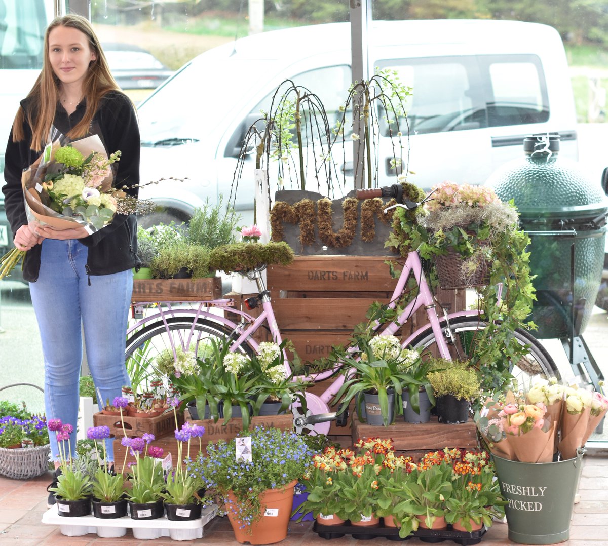 dartsfarm's tweet photo. Brighten up your mum's mother's day with the beautiful colours of spring! 

#dartsfarm #floralfriday #bouquets #houseplants #outdoorplants #ourexpertflorists #florists #mothersday #giftideas #flowers #farmshop #flowershack #devon #topsham #exeter #grownnotflown #growingthepassion https://t.co/9YsAQO6RZe