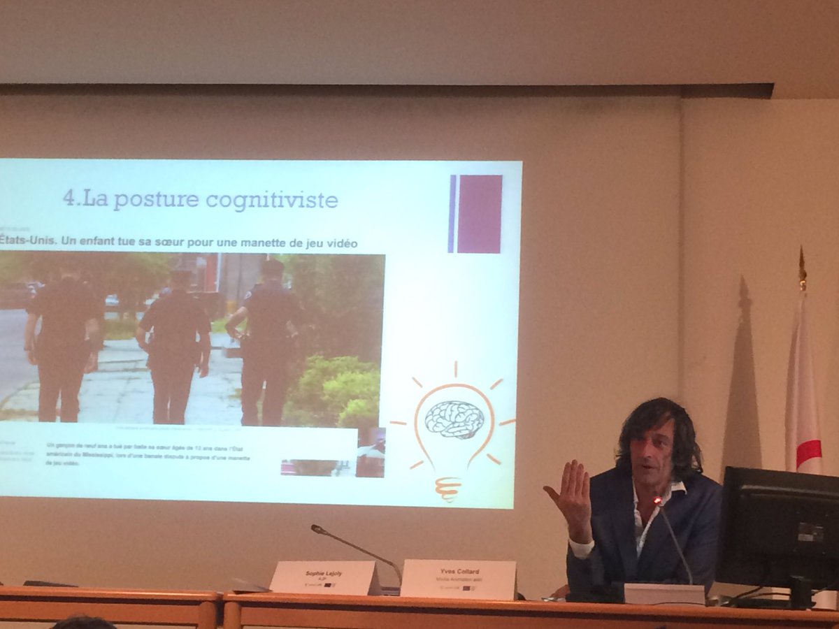 bat_campion's tweet photo. Excellente présentation de @YvesCollard sur les postures d'éducation à l'esprit critique #EventLab #BBico https://t.co/gmKWgfb1zo
