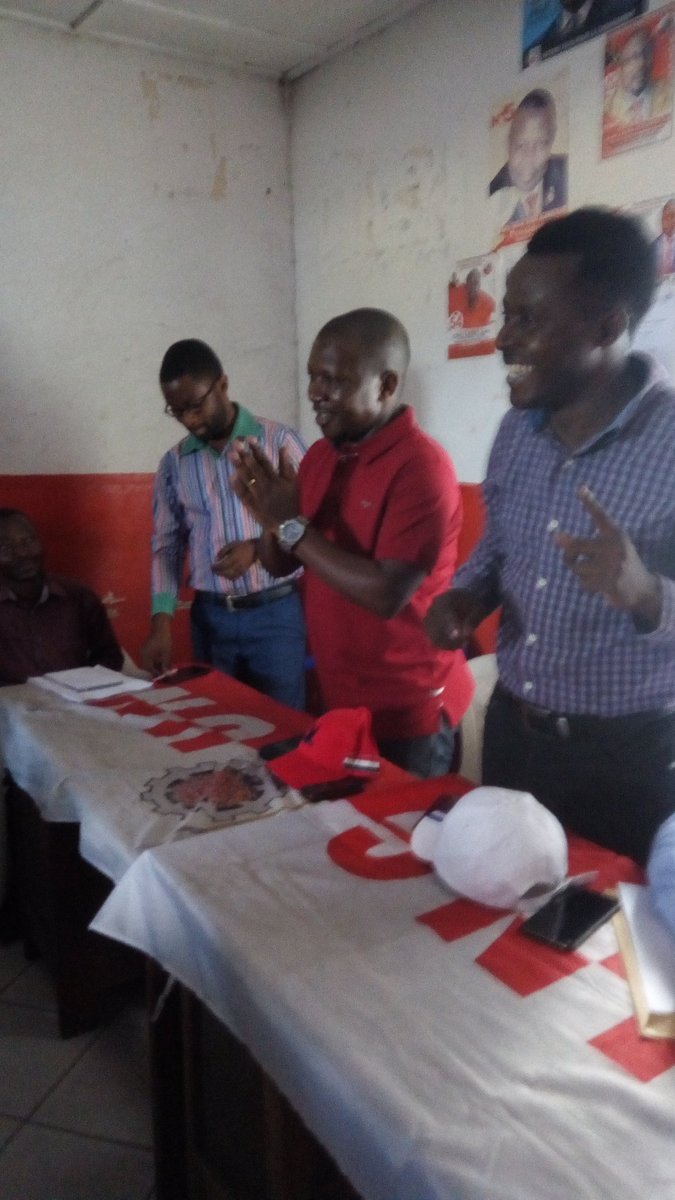 MoiseMirevo1's tweet photo. Vendredi 22 mars: Réception au bureau de l'Inter fédération du Nord-Kivu l'honorable @amatobayu  et @BillyKambale1 https://t.co/z20E0P6DCH