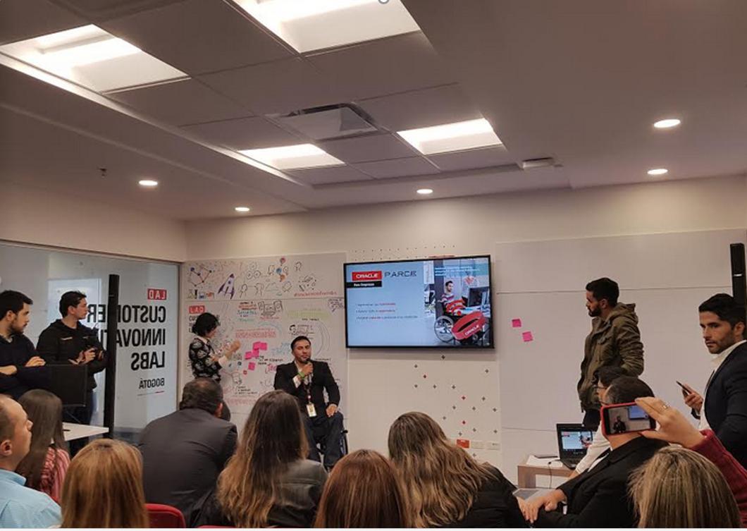 marialondonog1's tweet photo. #OracleInnovationLab espacio de co-creación para transformar al mundo #OracleColombia #Innovation #innovacion https://t.co/TGfzatHJRn