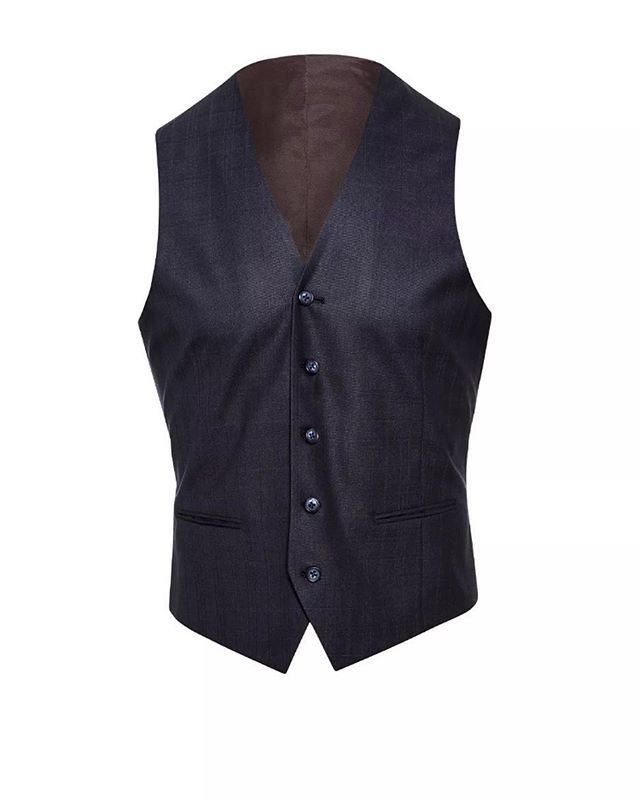acaineuk's tweet photo. The Sandro great for any occasion https://t.co/UWSX3tz9ea