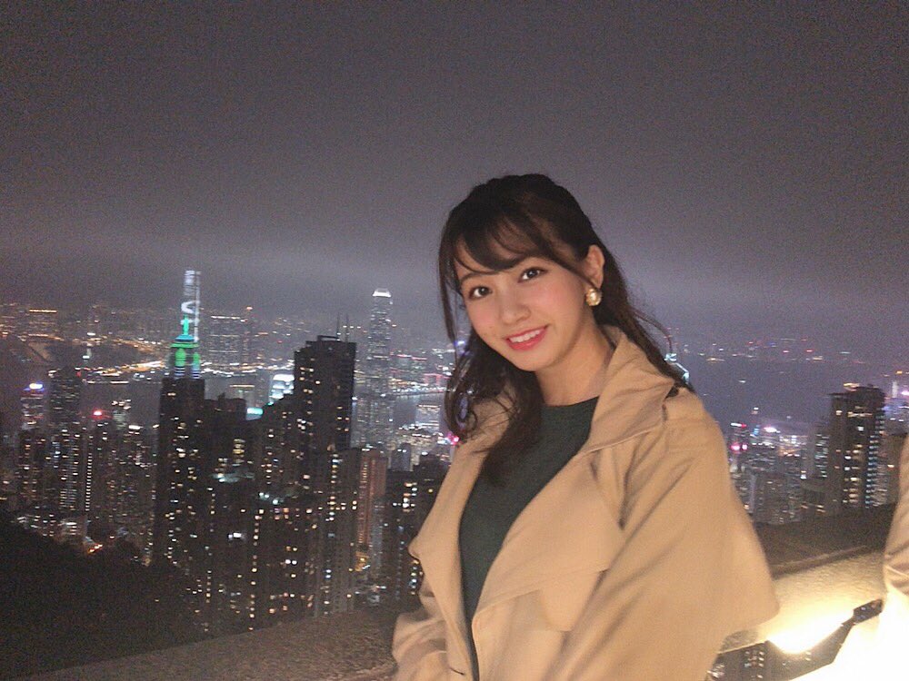 明日はついに写真集お渡し会&amp;ラストオフ会です。ファンのみんなと会える最後のイベントになります。

やっとやっと写真集を届けることができるのと、久しぶりにみんなと会えるのがとっても楽しみです。

思い出話、舞台の感想、たくさんお話ししようね。
明日お待ちしてます🐰🌷