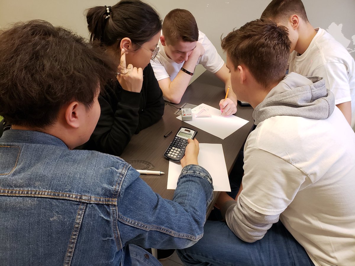 knox_science's tweet photo. Another Physics Olympics Event. "Laser light show" #physicsolympics #optics #theknoxschool https://t.co/sPepk5X2zh