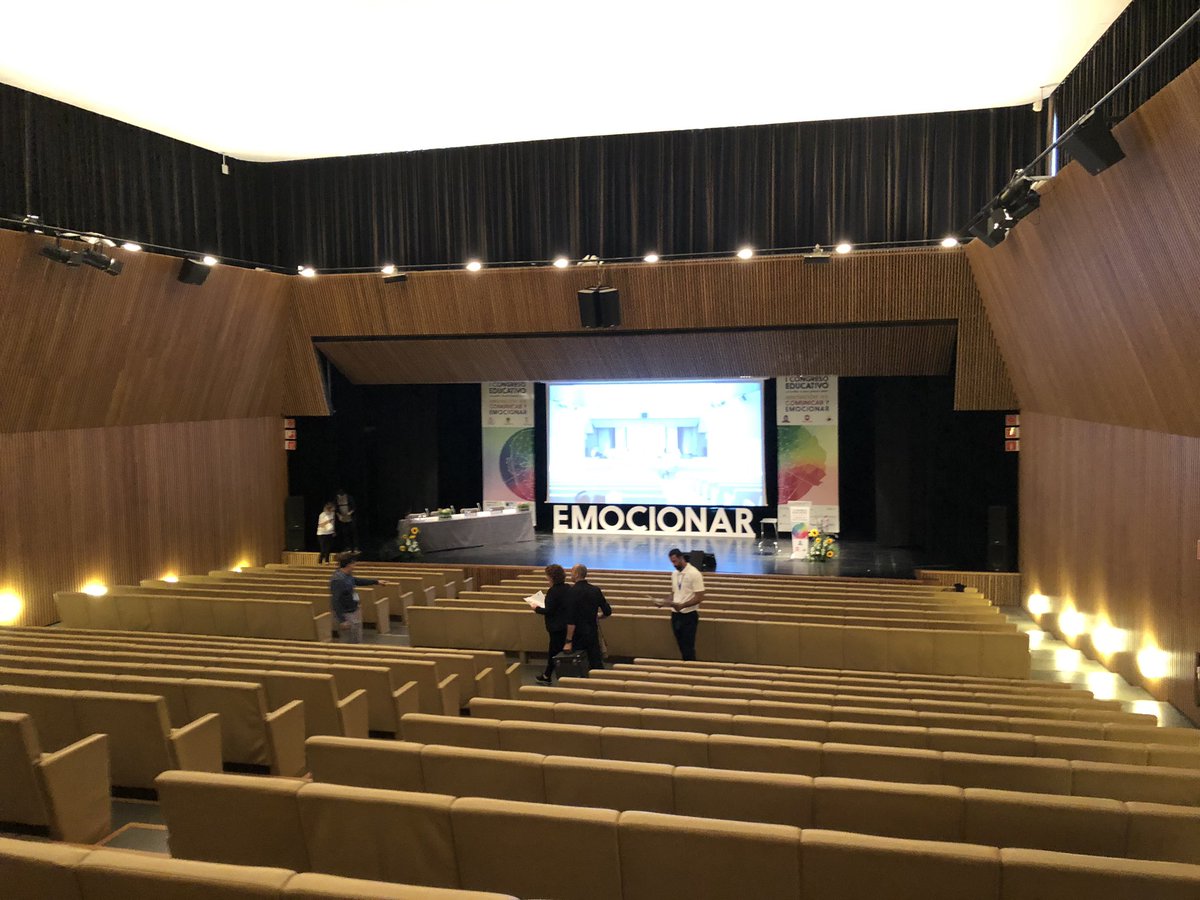 as_pedroche's tweet photo. Calentando motores para una gran tarde de aprendizaje! #sareal
#congresoibiza
#innovaryeducar https://t.co/L9M3O0xeUh