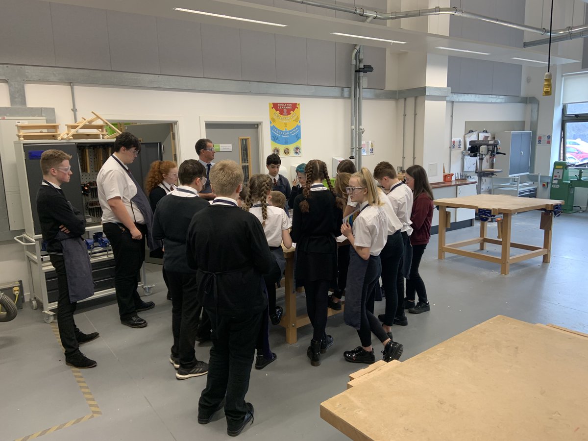 HarrisAcDYW's tweet photo. #HarrisMyWoWWeek

Mr Dickson was leading a reflective discussion with his S1 @HarrisTechnical class as I passed the workshop this afternoon. Fantastic engagement from @harrisacdundee pupils in our My World of Work Week!

@skillsdevscot @DYW_DA @mywowscotland #SkillsForLearning https://t.co/tc0XfErLng