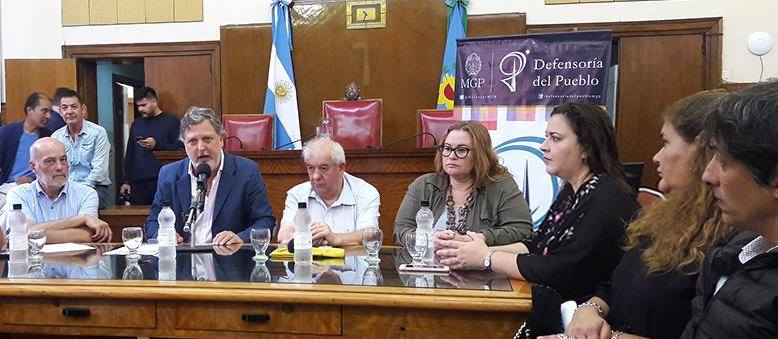 CDPMok's tweet image. #MDQ Jornada sobre Violencia de Género, Abuso Infantil y Violencia Intrafamiliar, enmarcada en reunión general del Consorcio. En la apertura estuvieron presentes, Guillermo Sáenz Saralegui Pte HCD Mar del Plata, la Dra. Clara Obligado Jueza de Familia, Diputados Provinciales.
