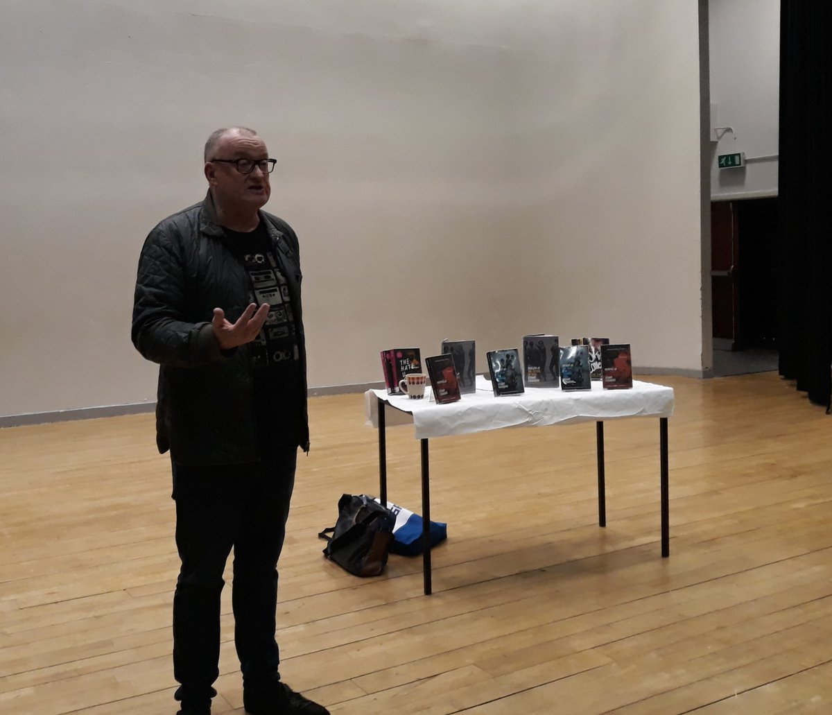 RHS_EngLib's tweet photo. Hitting the right note 🎼📚 Thanks @Detroit67Book Stuart Cosgrove for the excellent [and inspiring] soul trilogy talk @renfrew_high S5/6 students  🎼📚 #Detroit67 📗#Memphis68 📙#Harlem69 📘@RenLibraries 📕 https://t.co/q5J8TO3wA5