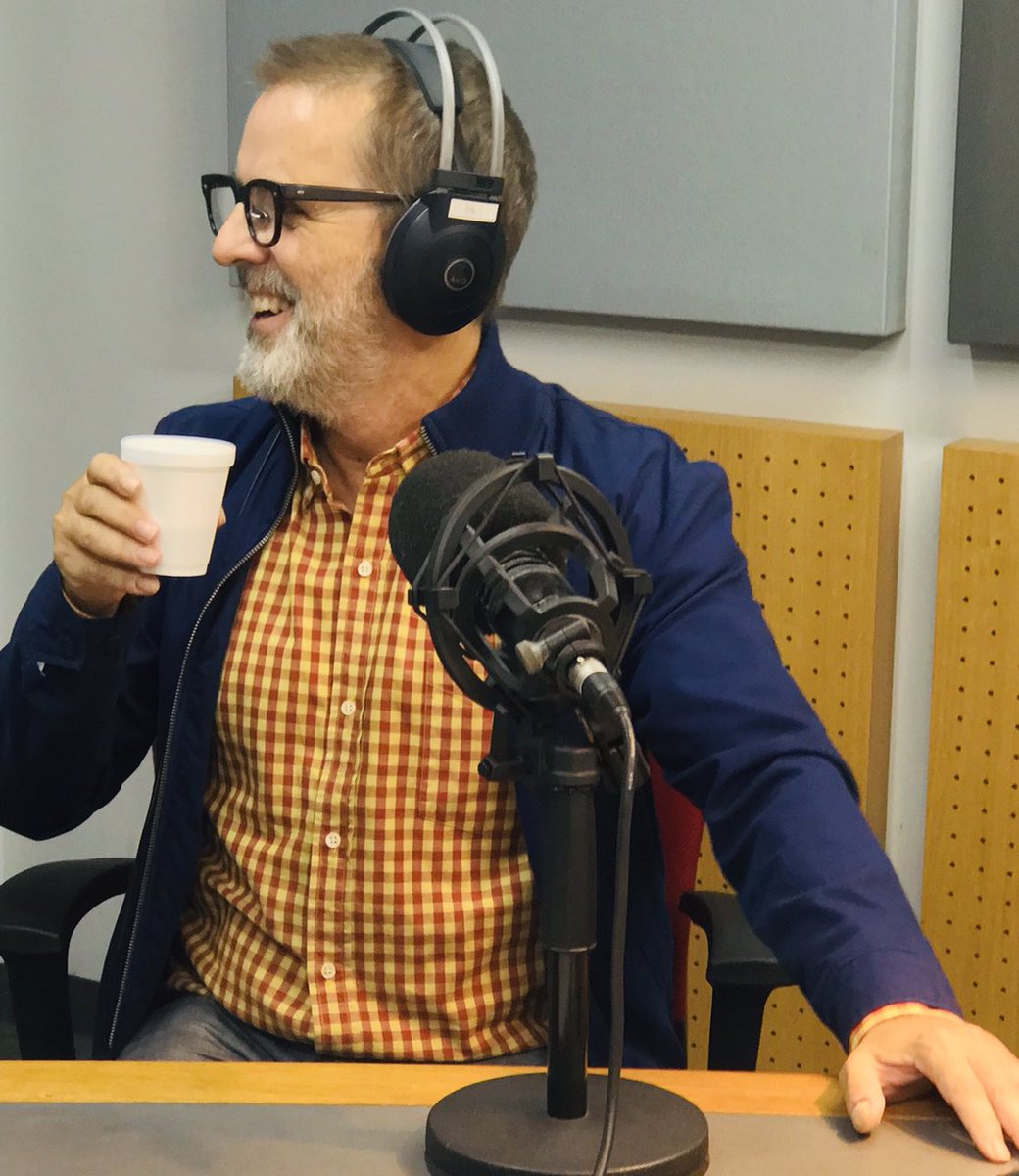 ATENCIÓN!!! Ya estoy en #LIM, hasta las 13 hs, defendiendo tu espacio, el espacio de los radioescuchas. Juntos vamos a hacer una radio mejor! Escúchanos en radioconvos.com.ar