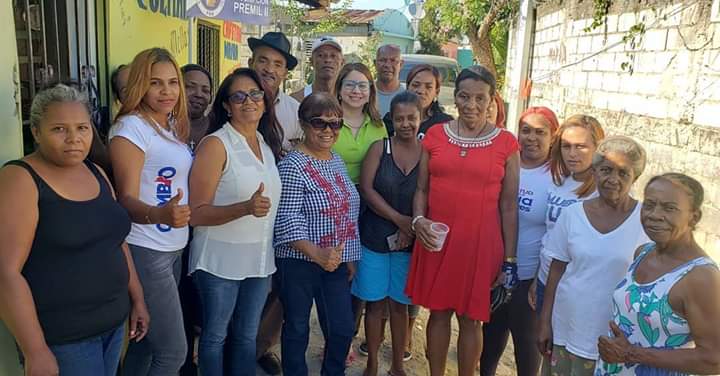 VerasIndhira's tweet photo. #indhiracaraballoregidora. No podemos ayudar a todos, pero todo el mundo puede ayudar a alguien, y como trabajando con esmero; y dedicacion es, que se llega vamos a darle con to'. #LAP2020
#PRMavanza
#GloriaReyesDiputada https://t.co/0U57onk5K5