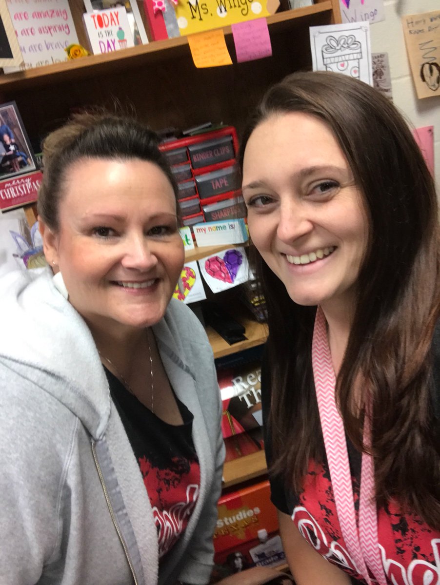 ChastityWingo's tweet photo. Congrats to our Para of the Year! We have the best staff at Rochell! @RochellRangers #RochellRocks https://t.co/FfsvpyMQ6D