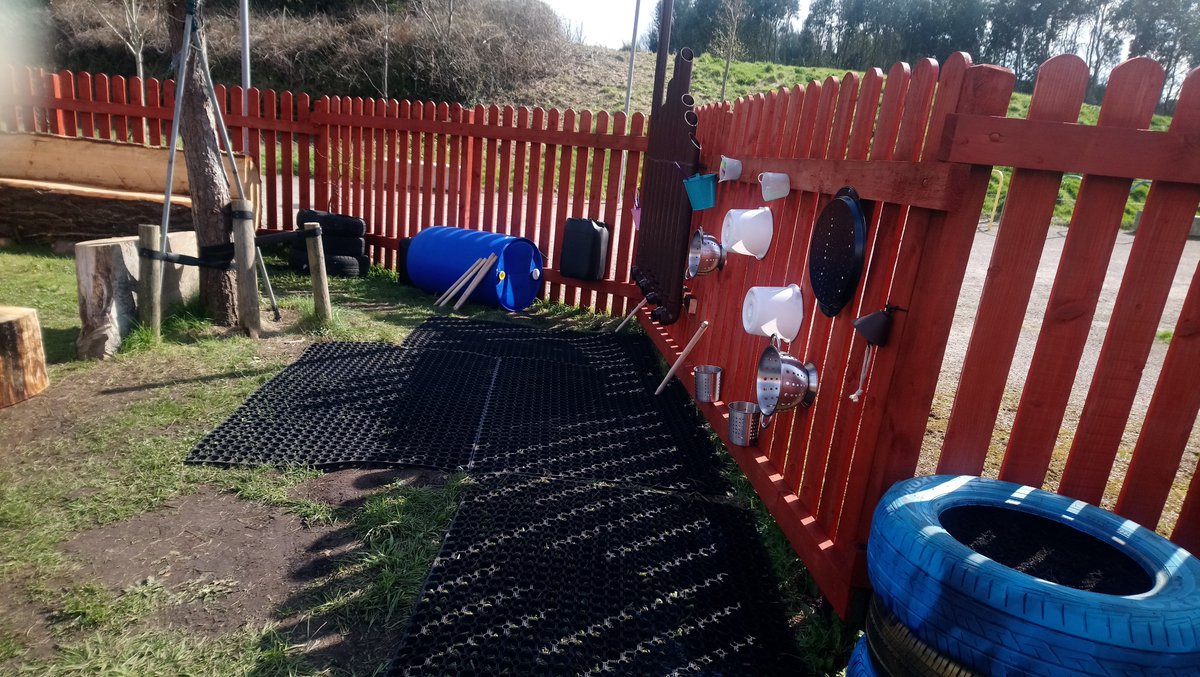 PTTeamCornwall's tweet photo. Plenty of sunshine &amp; smiles today as Team 16 presented the completed #CommunityProject to a group of ecstatic children who were eager to explore all the new pieces created in the garden area. Find out more at https://t.co/3vxlnAkgwu #YouthCanDoIt 🌞🎨🏗️ https://t.co/zkXf79wmjh