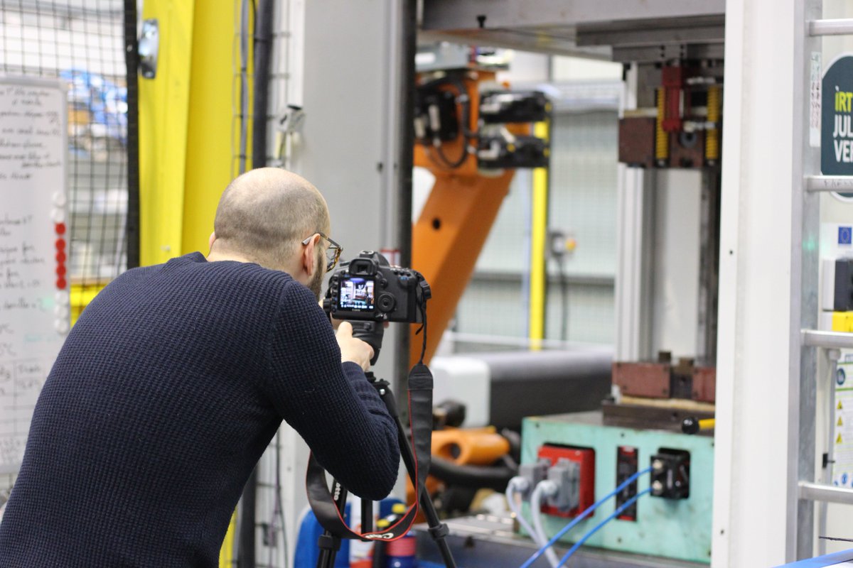 IRTJulesVerne's tweet photo. 🎬Silence, on tourne #MakingOff d’1 #vidéo du projet #LIMECO2 qui vise à développer, tester &amp; valider des assemblages #composites métal combinant des polymères thermoplastiques à de l’acier ou de l’aluminium afin de produire des pièces composites!https://t.co/q9IjlyiC2u #Dedienne https://t.co/7a46nTYLys