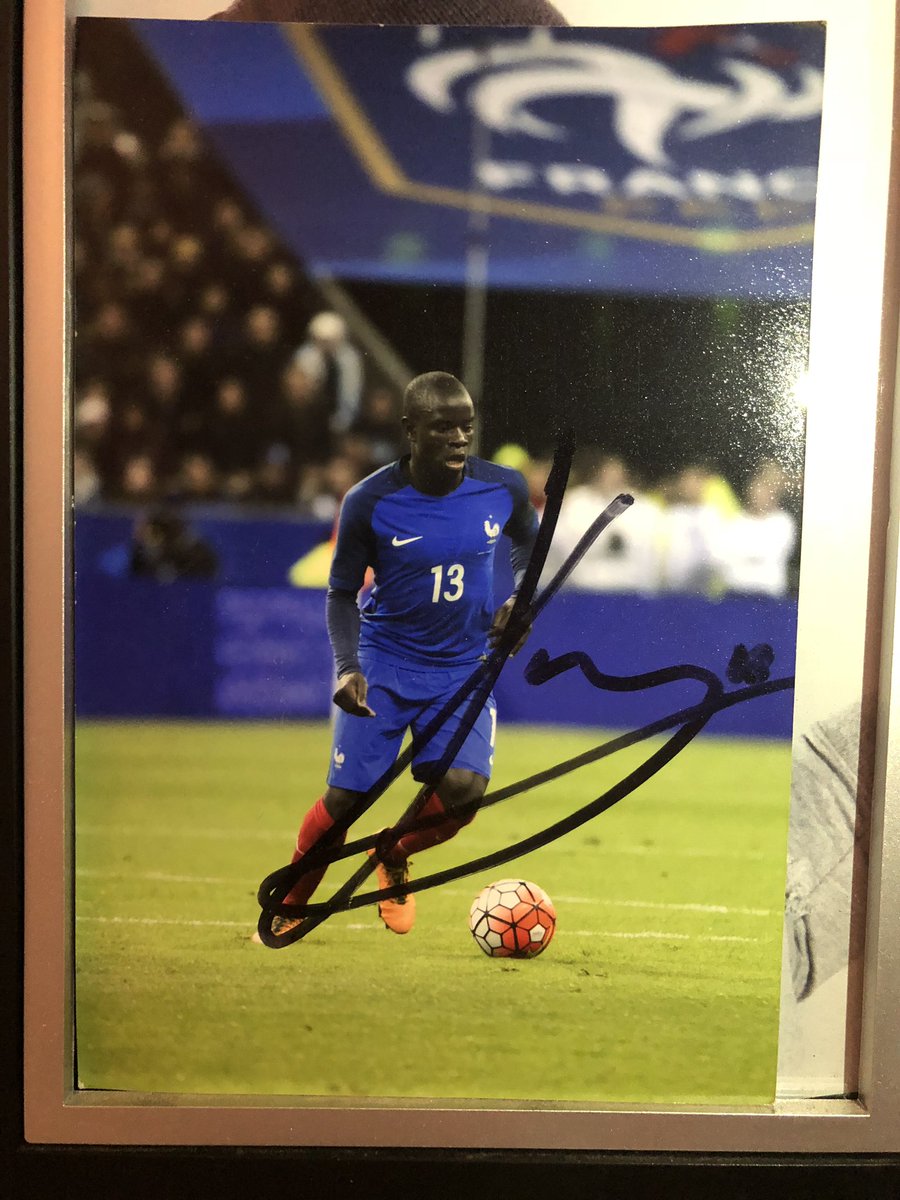 ChelseaFrance's tweet photo. En cette semaine de trêve internationale tente de gagner un autographe de Kanté

RT le tweet + Follow @ChelseaFrance

Tirage au sort le 31 mars à la mi-temps du match Cardiff-Chelsea

#KTTBHH 🔵🔵 https://t.co/GI4lVkOLZw