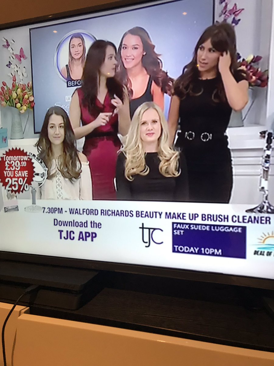 NatalieFell2's tweet photo. Happy to be modelling these amazing hair extensions #HairEnvy #HairExtensions #Shopping #Model #CommercialModel #HairandBeauty https://t.co/3gORAuy20t
