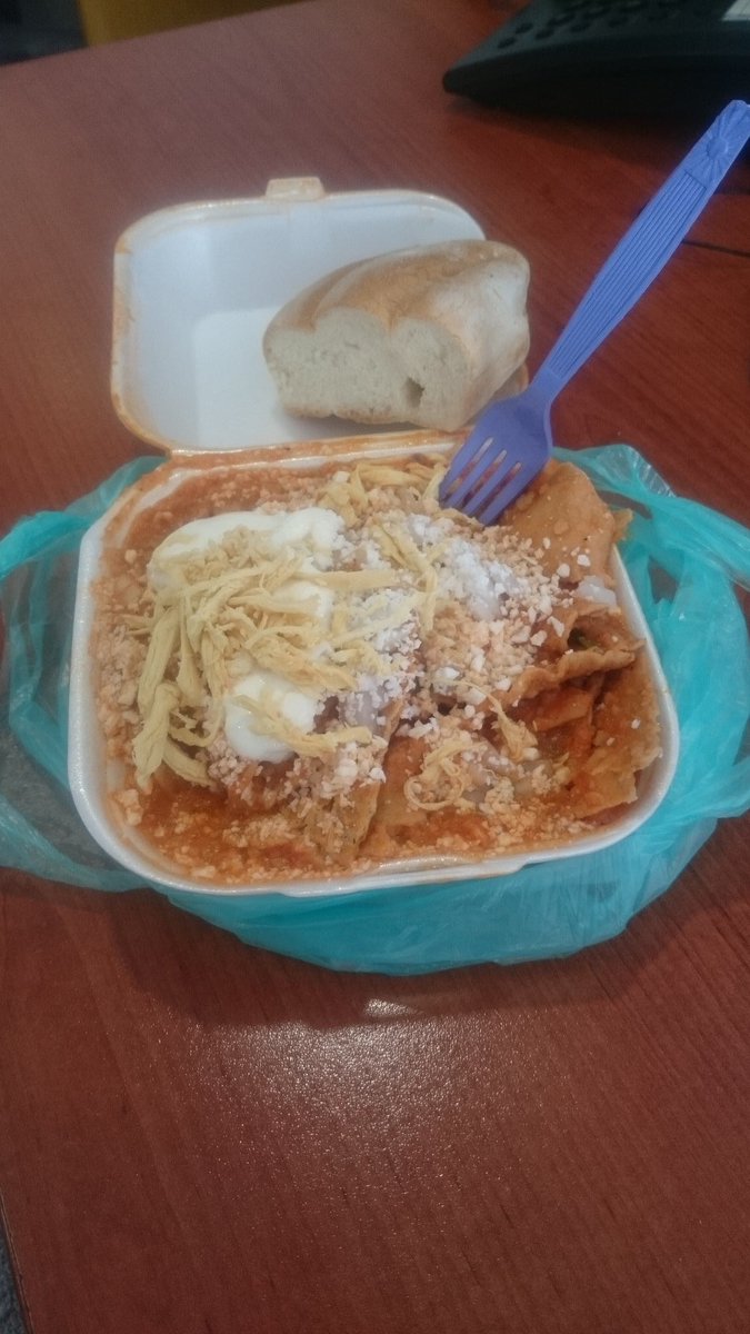 Mundo Godínez (@mundogodinez) on Twitter photo 🚨 Atención compañeros
Vamos a resolver esto como gente adulta, ¿cuáles son mejores?
RT ♻️ CHILAQUILES Verdes
FAV 💓 CHILAQUILES Rojos
#GodiDesayunos
<a href="/SalLaFina/">Sal La Fina</a> 🚨 Atención compañeros
Vamos a resolver esto como gente adulta, ¿cuáles son mejores?
RT ♻️ CHILAQUILES Verdes
FAV 💓 CHILAQUILES Rojos
#GodiDesayunos
<a href="/SalLaFina/">Sal La Fina</a>