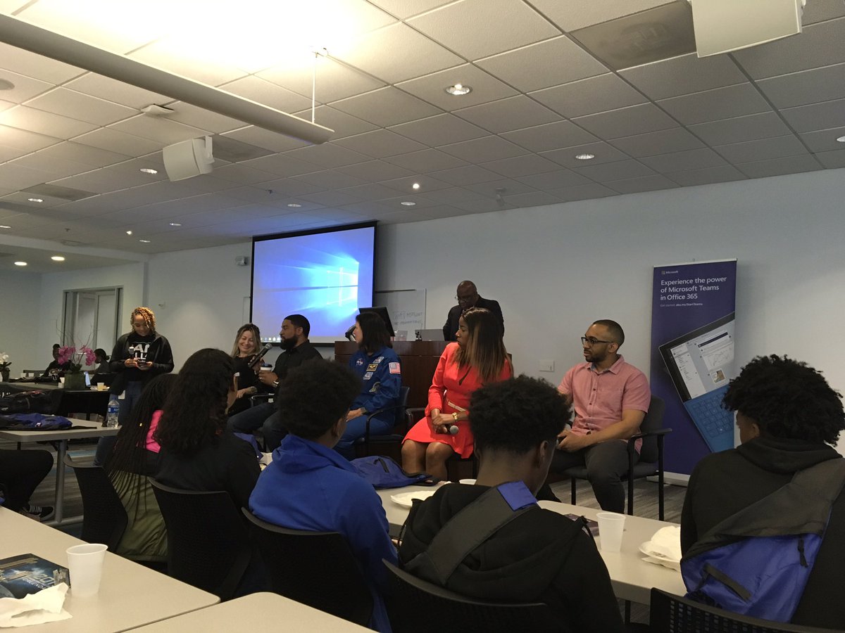 _mosaicreative's tweet photo. @RHS_Eagles #microsoftstudentday career panel shares their path to success. @reallyraamel #microsoftstudentday @microsoftlife https://t.co/hosqULxRRR