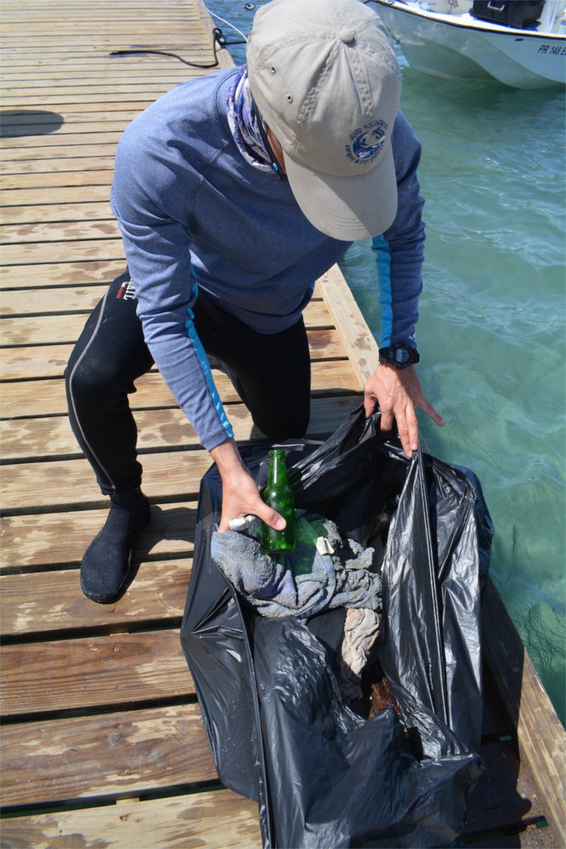 SeaGrant's tweet photo. The #TrashTag challenge is inspiring people to clean trash from their communities. Let’s celebrate #WorldWaterDay by taking the Trash Tag Challenge to local waters & coasts! @MNSeaGrant & @SeaGrantPR led restoration efforts in Puerto Rico during #ASLO19 Photo: Efra Figueroa https://t.co/NBkcbetn1Q