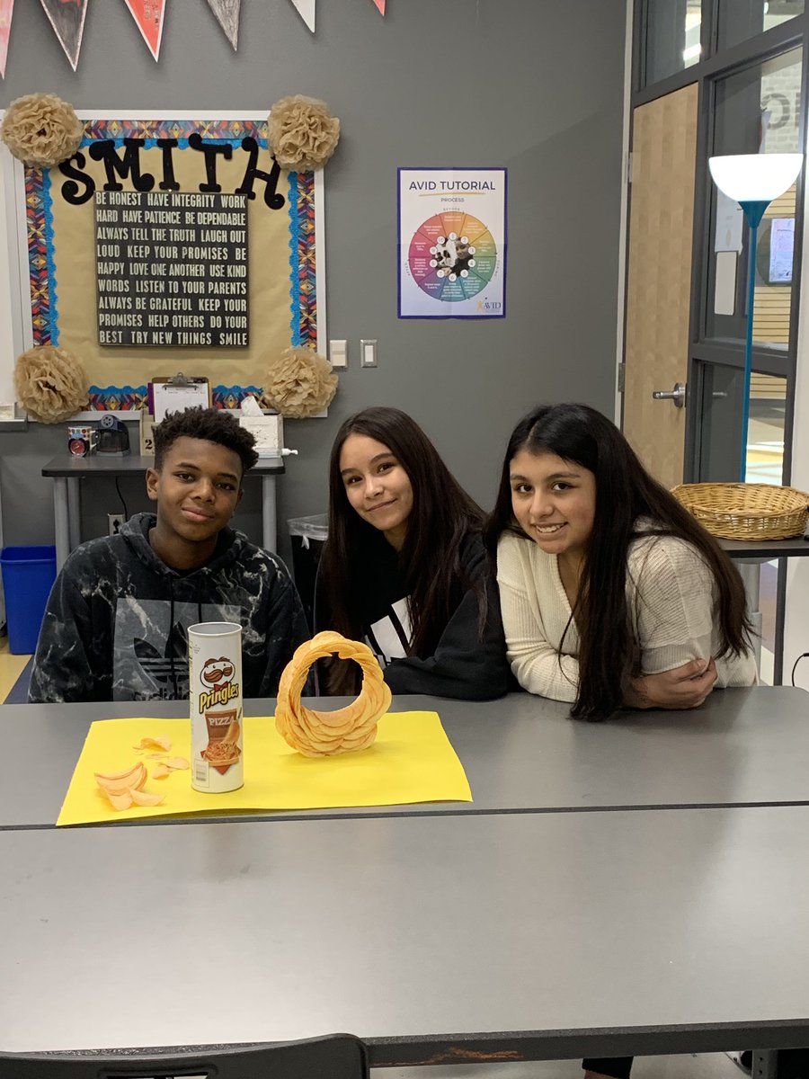 sb_stagg's tweet photo. PRMS AVID takes on the #pringleringlechallenge @Pringles @SKinginComal @PieperMSLibrary #teambuilding #engineeringatitsbest https://t.co/reh4pQogbm
