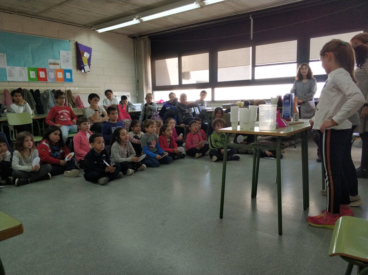 EscolaMadorell's tweet photo. 4tA i 1r fan la festa de la maduixa #intergeneracions #alimentació #somMadorell #temad'escola https://t.co/9oqVqLZodl