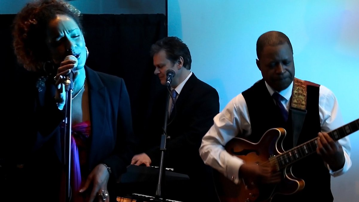 smoothedgemusic's tweet photo. Had a fantastic Thursday evening performing to some incredible people (SBNS & EANN) The Dace Floor was rather busy @Principal_Hotel Gala Dinner.#SBNS #EANN #Kanga #BarnsBarGrill #ThecolonyHQ #christheeagle1 #didsburymagazine https://t.co/KZD2kIcSER