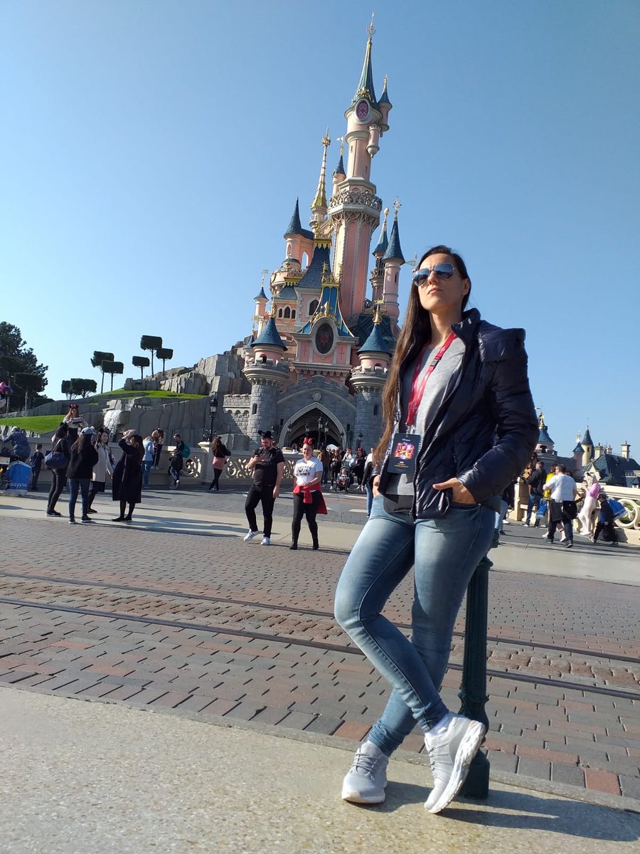 jpastranabox's tweet photo. Muchas gracias a @laligasports @marvelstudios y @disneyspain por darme la oportunidad de conocer Disneyland Paris!! Gracias a @oysho_sport por la ropa perfecta para la ocasión!! #disneylandparis #MSOSH
#newportbayclub
#DondeLosSueñosSeHacenRealidad #oyshosport #joanapastrana https://t.co/k07GMMM2fl