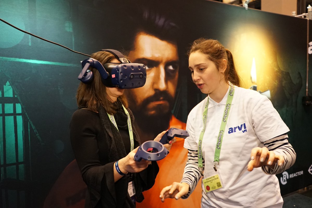 ArviVR's tweet photo. The first day of the @HAAShow was amazing! 🎃☠️😈 https://t.co/EOEv0ebW1X